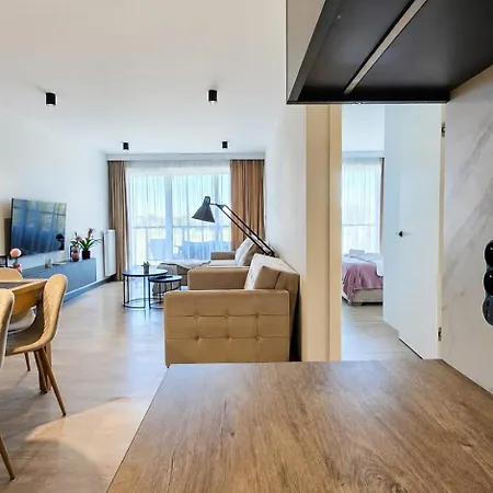 Westin House 113 アパート